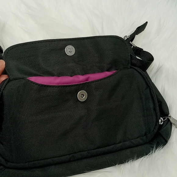 Baggallini’s Everyday Crossbody Bagg - Picture 10 of 10